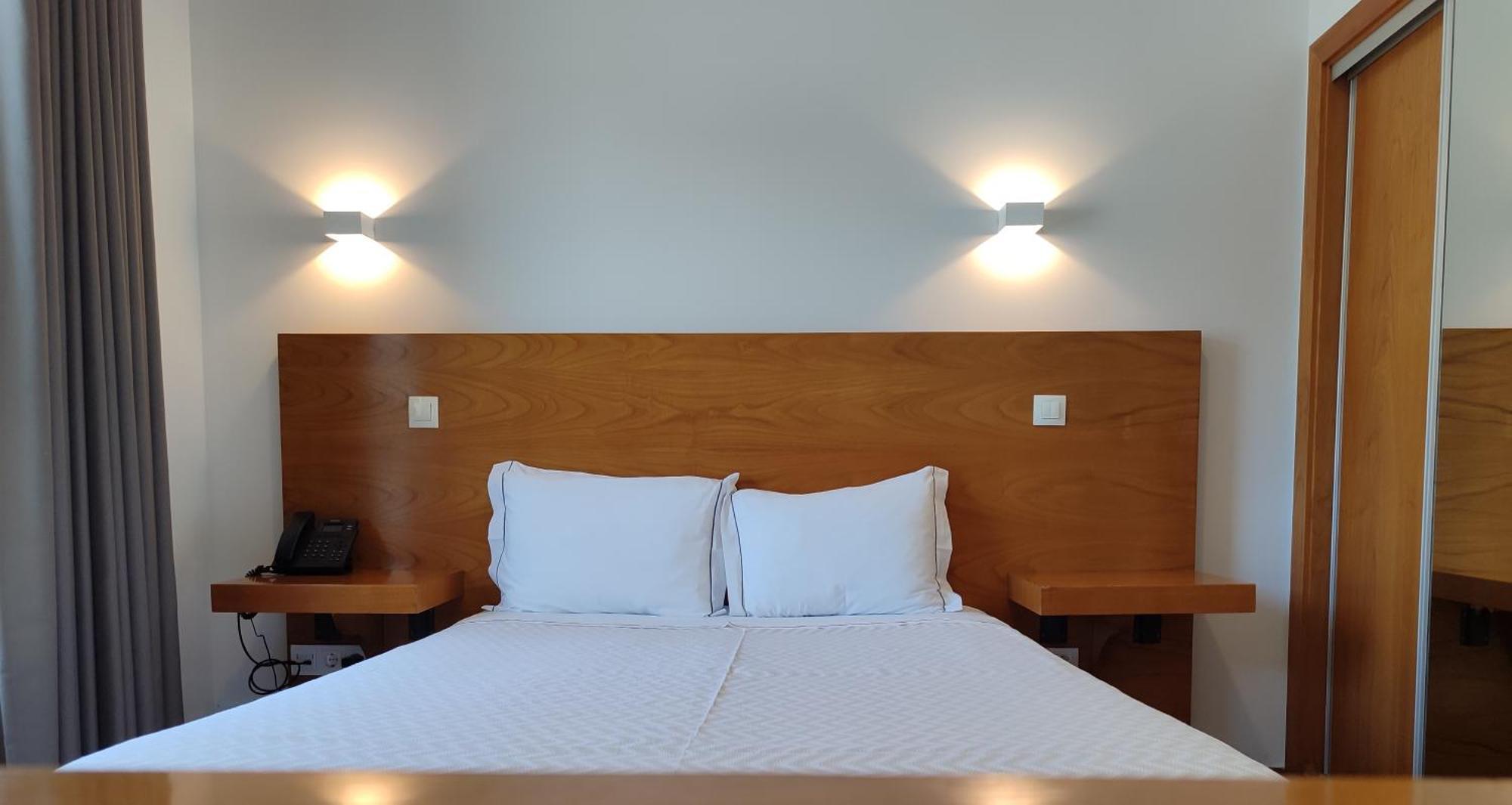 Dom Hotel Пенафиел Екстериор снимка