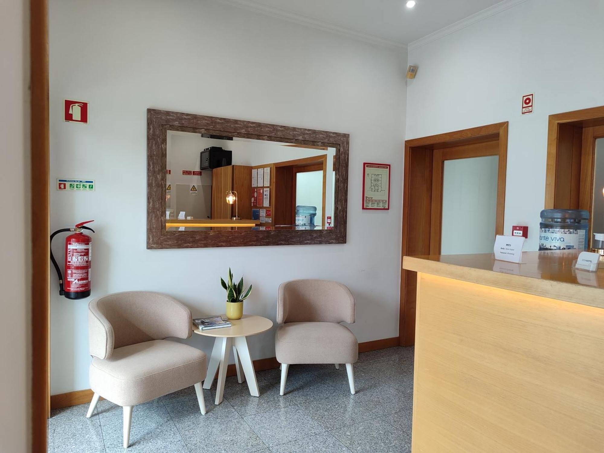 Dom Hotel Пенафиел Екстериор снимка