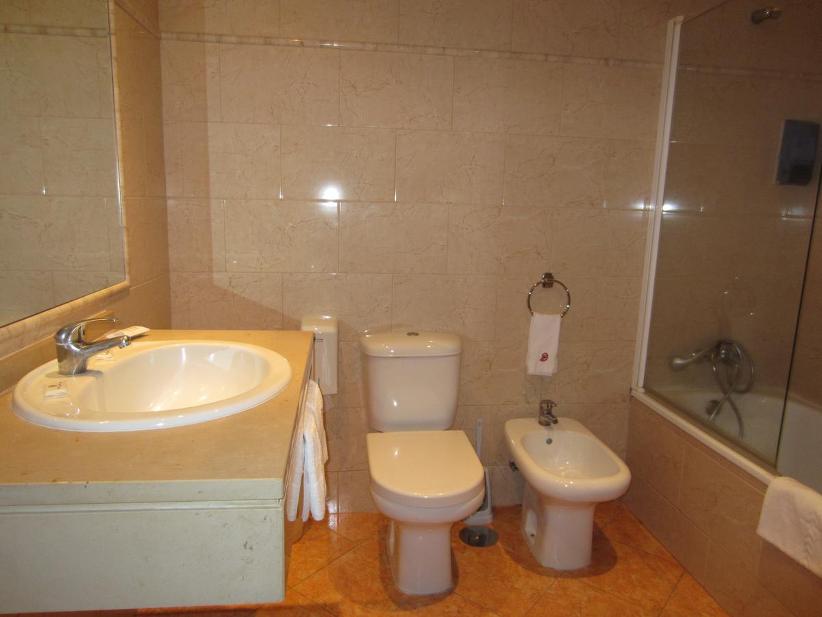 Dom Hotel Пенафиел Екстериор снимка