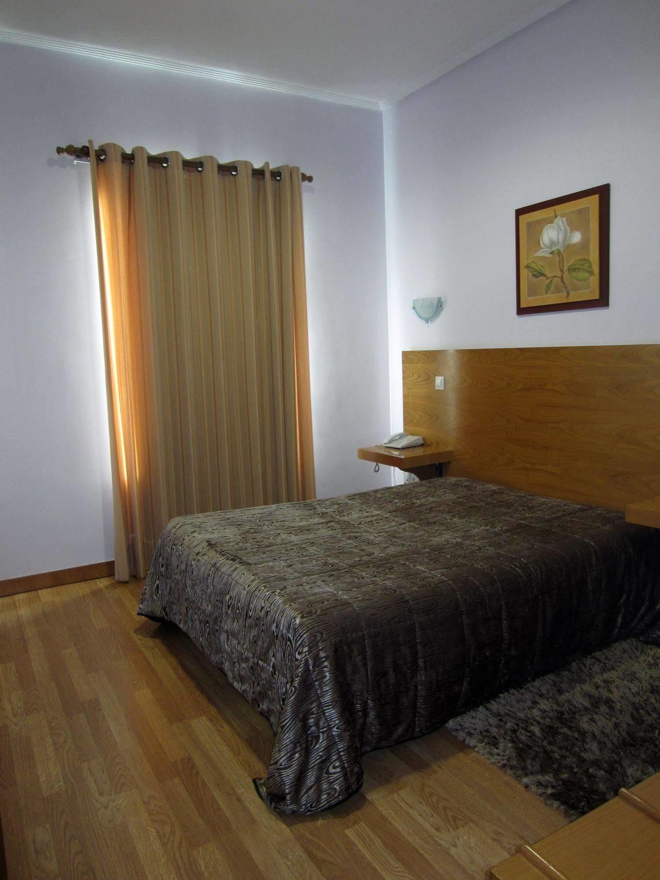 Dom Hotel Пенафиел Екстериор снимка